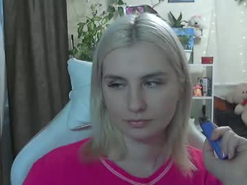 Camillecharm Chaturbate stream image from May 24, 2025