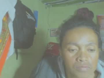 Carinesexy69 Chaturbate stream image from May 24, 2025