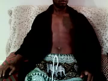 Parlaytellio Chaturbate stream image from May 24, 2025
