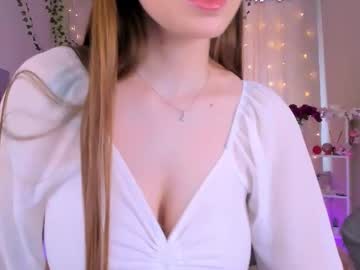 Fleurs_De_Cerisier Chaturbate stream image from May 24, 2025