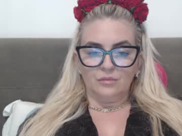 Isabelle___ Chaturbate stream image from May 24, 2025