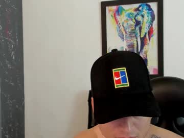 Mikke_Love Chaturbate stream image from May 24, 2025