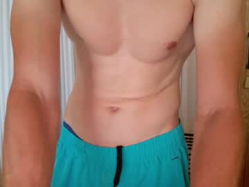 Yummyalexxx Chaturbate stream image from May 24, 2025
