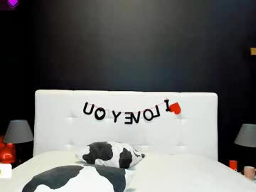 Julianna_Jamii Chaturbate stream image from May 24, 2025