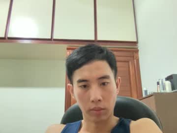 Zseszsesz Chaturbate stream image from May 24, 2025