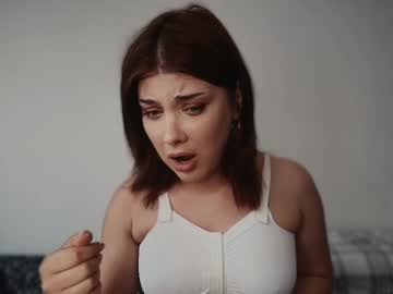 Russypussy141 Chaturbate stream image from May 24, 2025