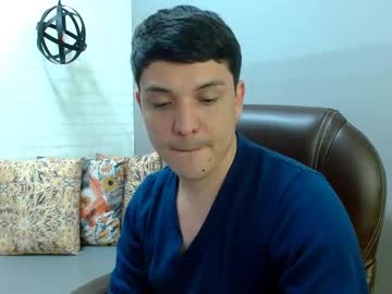Maxiandrews_ Chaturbate stream image from May 24, 2025
