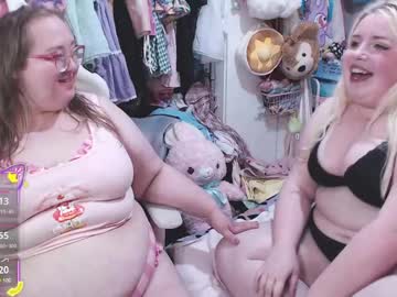Squishythighsx Chaturbate stream image from May 24, 2025