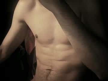 Coolmementox Chaturbate stream image from May 24, 2025