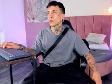 Emmanuel_Top Chaturbate stream image from May 24, 2025