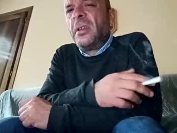 Olak21 Chaturbate stream image from May 24, 2025