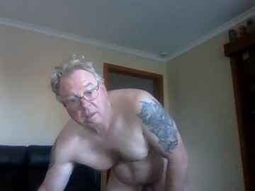 Gimmmieoooo Chaturbate stream image from May 24, 2025