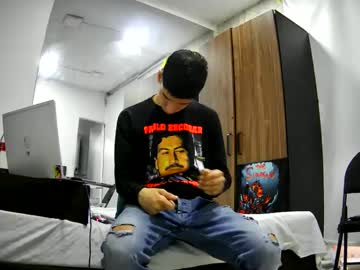 Jhongrey2 Chaturbate stream image from May 24, 2025