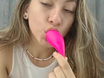 Andresgiraldo1 Chaturbate stream image from May 25, 2025