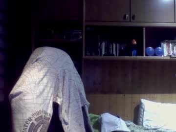 Avs_Bisex Chaturbate stream image from May 25, 2025