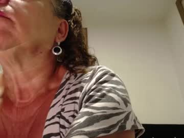 Thalia_Tits Chaturbate stream image from May 25, 2025