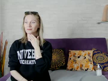 Katywink Chaturbate stream image from May 25, 2025