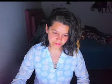 Hyun22148625 Chaturbate stream image from May 25, 2025