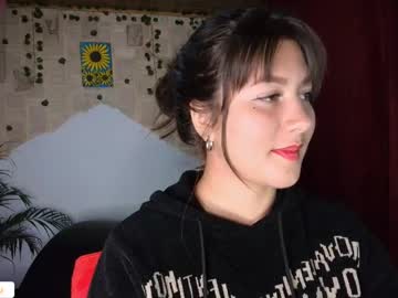 Kisstarxxx Chaturbate stream image from May 25, 2025