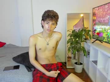 Santy_Kitty Chaturbate stream image from May 25, 2025