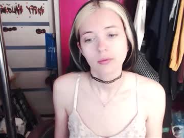 Valeriaxkiss Chaturbate stream image from May 25, 2025