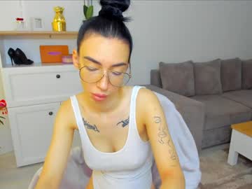 Celine_Roxelle Chaturbate stream image from May 25, 2025