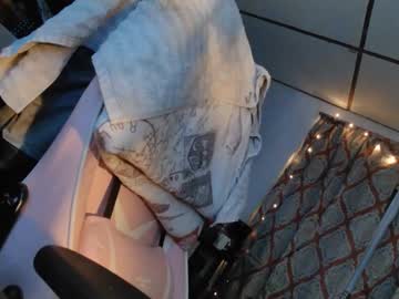 Lononcashmere69 Chaturbate stream image from May 25, 2025