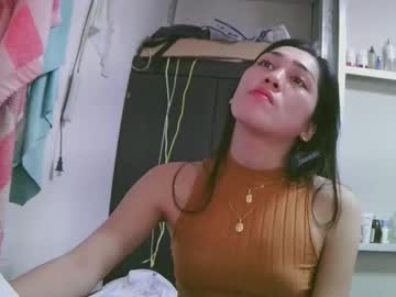 Luxy27 Chaturbate stream image from May 25, 2025