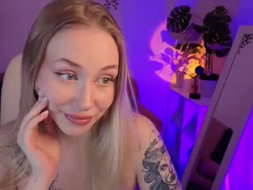 Murrrina Chaturbate stream image from May 25, 2025