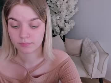 Miagarbet Chaturbate stream image from May 25, 2025