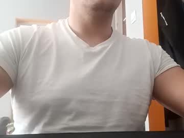 Kaziuwichura Chaturbate stream image from May 25, 2025