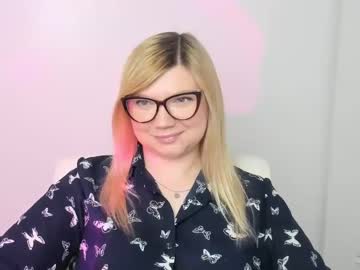 Molly_Moree Chaturbate stream image from May 25, 2025