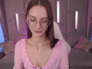 Cozymell Chaturbate stream image from May 25, 2025