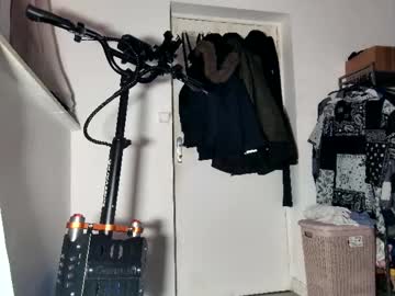 Glandvagin Chaturbate stream image from May 25, 2025