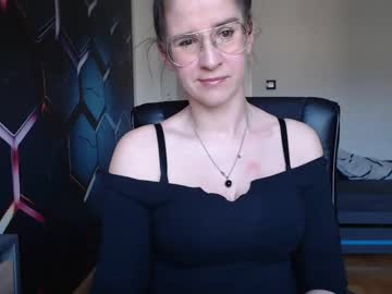 Kayalips Chaturbate stream image from May 25, 2025