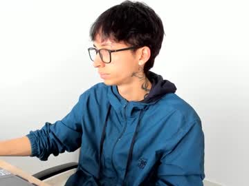 Xamyu Chaturbate stream image from May 25, 2025