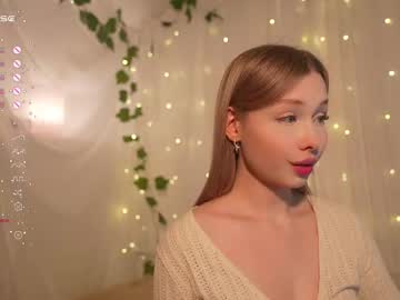 April_Blush Chaturbate stream image from May 25, 2025