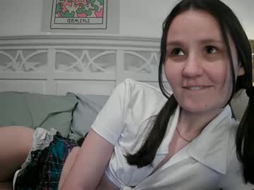 Brittbratt24 Chaturbate stream image from May 25, 2025