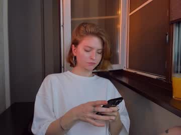 Mollydangerous Chaturbate stream image from May 25, 2025