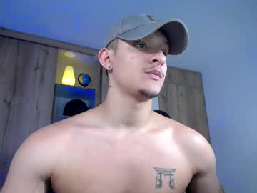 Alexandrolovee Chaturbate stream image from May 25, 2025