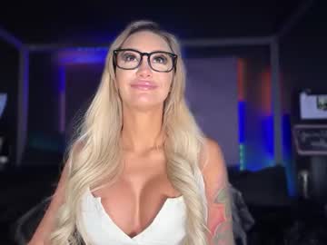 Haliaxhill Chaturbate stream image from May 25, 2025