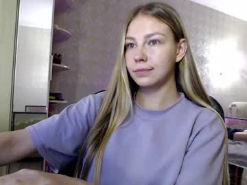 Molli_And_Tom Chaturbate stream image from May 25, 2025