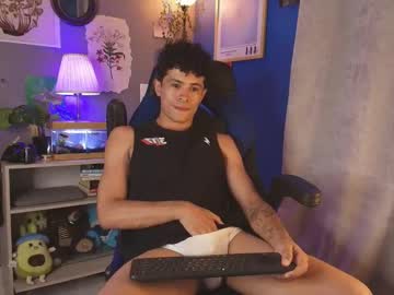 Wyatt_444 Chaturbate stream image from May 25, 2025