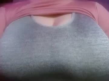 Annyelinnalove Chaturbate stream image from May 26, 2025