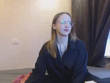 Ericaelly Chaturbate stream image from May 26, 2025