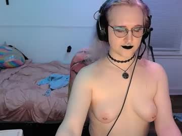 Alyxiabewbs Chaturbate stream image from May 26, 2025