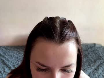 Edythhakey Chaturbate stream image from May 26, 2025