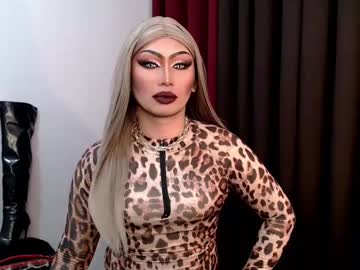 Giaxxx01 Chaturbate stream image from May 26, 2025