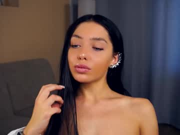 Gwencroyle Chaturbate stream image from May 26, 2025
