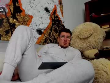 Juliandylan Chaturbate stream image from May 26, 2025